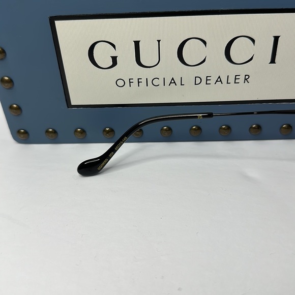 New 💯 - Authentic Gucci super light, stylish and bold design. Gucci GG0908s - Picture 11 of 15